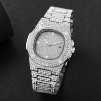 Full Sky Star Waterdrop Quartz Watch with Full Diamond Band for Men and Women, Light Luxury Steel Strap Watch gray