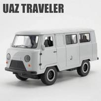 New 1:18 Russian UAZ TRAVELER 452 VAN Alloy Diecasts & Toy Vehicles Metal Toy Car Model Sound and light Collection Kids Toy