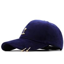 Autumn and winter new simple metal pendant light plate baseball cap golden velvet solid color outdoor sports warmth sun protection 56-60cm adjustable black