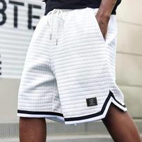 Vyriški dygsniuoti laisvo kirpimo krepšinio šortai su raišteliu ties juosmeniu, šoninėmis kišenėmis ir apvadu sportinei ir laisvalaikio aprangai XXXL balta
