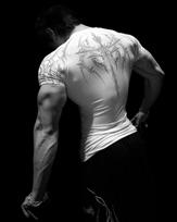 BreatheDivinity Venom Fitness Greitai džiūstanti Unisex Glaudaus kirpimo sportinė marškinėlė M balta/juoda