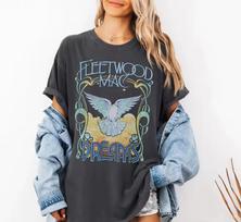 Fleetwood Mac Graphic T-shirt Music Rock Band Men Women Short Sleeve Retro Music Tee Rock Music Lover T-shirt Vintage Band Shirt S gray