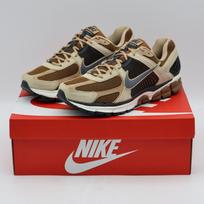 HF1553-202 Nike Zoom Vomero 5 Light British Tan British Khaki (Men's) 12.5 black