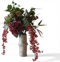 Botane Dirbtinių gėlių puokštė Crimson Reverie