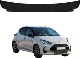 GrizzGlass juoda techninė danga HeavyDuty Juodas bagažinės slenksčiui, skirta Toyota Yaris HEV (2020-2026) (GRZ20611)
