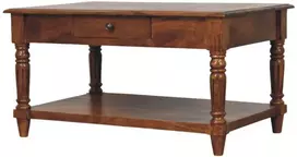 Artisan Furniture Mango medienos kavos staliukas su tekintomis kojelėmis ir 2 stalčiais, kaštono atspalvio