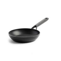 KitchenAid - Klasikinė kaltinio aliuminio keraminė keptuvė - juoda - 20 cm