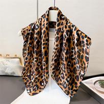 Moterims Skarelė su leopardo raštu Šilkinė Raudonas kraštas 70cm Kvadratinė Satino Bandana Šalikas Madingas Galvos Apdangalas Prabangus Dizainerio Stiliaus Kaklo Šalikai 70X70cm black