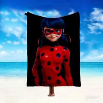 Soft Ladybug Blanket Perfect for Snuggling Up on the Sofa, Ideal for Cozying Up in the Bedroom 150x200cm