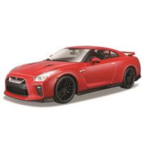 Bburago 2017 Nissan GT-R 1/24 Scale Diecast Model Car, Red red