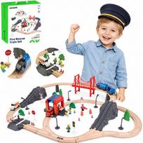 Tooky Toy medinis elektrinis traukinys su gaisrinės garso efektais 70 vnt. FSC