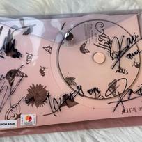 ifeye autographed album