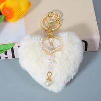 Autumn And Winter Love Hairball Pearl Keychain Peach Heart Bag Pendant Car Accessories Plush Pendant Small Gifts pilkšvai balta