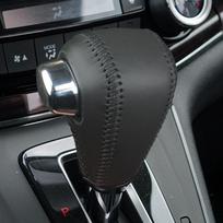 Suderinamas su 07-26 Honda CRV/Civic natūralios odos pavarų perjungimo svirties rankenėlės dangtelis automatinei pavarų dėžei.