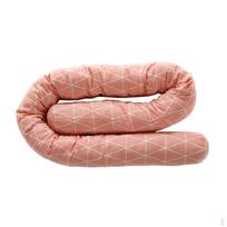 Medvilninė gyvatės formos ilga pagalvė-pagalvėlė lopšiui ir lovai, rožinės languotos Pink Grid beige