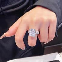 Christie'S Auction House 200 Million Of The Same Artificial Yellow Diamond Ice Flower Cut Ring Fat Rectangular Pink White High Carbon Diamond Ring Adjustable opening beige