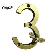 Bitės durų ženklas, namo numeris laukui, atsparus oro sąlygoms lydinio plaukiojantis adresas, lauko numeriai, metalinės durys, pašto dėžutė, siena, kiemas, vintažinis 3