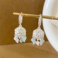 Exquisite Wind Chime Tassel Ear Cuff: Retro Chinese Style Colorful Versatile Earrings white
