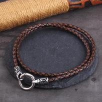 Šiaurės vikingų runų pakabuko karoliai su atsegamu apvaliu užsegimu, nerūdijančio plieno grandinėle ir medine dovanų dėžute no box&50cm black