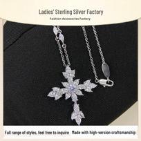 V Gold Marquise Cut Korean Style Harry Cross Necklace with Micro-set Zircon and Flower-shaped Clavicle Chain balto aukso spalvos