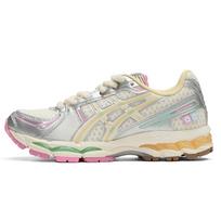 Vandy The Pink X ASICS GEL Kayano 12.1 Bėgimo bateliai Unisex Žemi Šviesiai smėlio spalvos Sidabriniai 1203B302-100 42.5 white