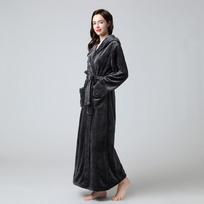Ypač ilgas žiemos koralinis vilnos chalatas moterims su gobtuvu, šiltas kimono chalatas, patogus kimono dušo chalatas, laisvas XL black