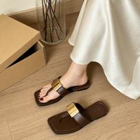 2026 Women's Square Toe Flip-Flops: Stylish Non-Slip Flat Sandals with Metal Buckle for Summer Outdoors white