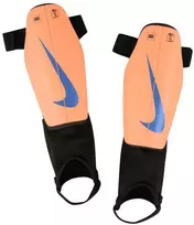 Vaikiškos futbolo blauzdų apsaugos Nike Charge, oranžinės, DX4610 852