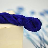 100 % šilkmedžio šilko siūlų siūlas natūralus kiniškas šilkas. 50g blue