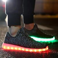 LED šviečiantys batai Laisvalaikio apšviečiami sportbačiai Vyrams Šviečiantys batai Moterims Vyrui USB įkroviklis Šviečiantys sportbačiai Apšviesti 42 juoda