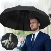 Sulankstomas skėtis su pakeltu viduriniu pirštu, visiškai automatinis personalizuotas juokingas tarptautinis gestas, panieka jūsų skėčiui A juoda