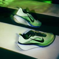 Nike Air Zoom Pegasus 42 Volt Tint Sapphire 40 black