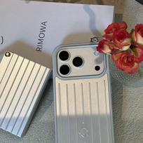Luxury Phone Case IPhone 18 Pro/ProMax Aluminum Magnesium Alloy MagSafe Compatible Wireless Charging as shown in the picture gray
