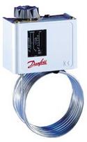 DANFOSS Termostatas KP61 temperatūros diapazonas -30 - 15 °C Jutiklio ilgis = 5 m IP30IP44 su viršutiniu dangteliu