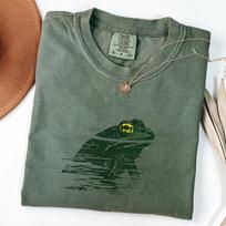Comfort Colors Frog Swimming Shirt, Funny Animal Graphic Tee, Frog Lover Gift, Nature Lover Top, Retro Amphibian T-Shirt S gray