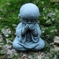 Mini Buddha Statue Resin Little Monk Figurine Collectible Micro Landscape Sculpture for Desktop Car Office Decor Ornament gray