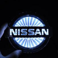 Car Rear Trunk 3D Led Light Sticker for Nissan Livina Juke Note Navara Sentra Pathfinder Leaf Murano Qashqai Sylphy Accessories balta