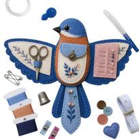 Gift for Sewing Enthusiasts Bird Shaped Felt Organizer DIY Kit, Portable Decorative Crafts Pouch Storage Bag Kit with Scissor Slot And Needle D gray