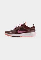 NIKE Sportiniai batai 'Star Runner Utility' kaštoninė spalva / šokolado spalva / oranžinė / šviesiai rožinė