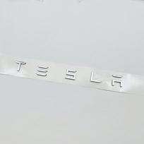 3D ABS raidės Tesla logotipas Anglies pluošto chromo juoda raudona emblema Automobilio galinės bagažinės lipdukai Tesla Model 3 Y X S galiniams lipdukams priedai