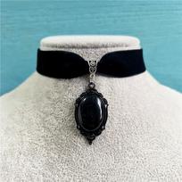 Simple Vintage Black Velvet Choker Necklace for Women, Gothic Clavicle Collar Short Velvet Necklaces juoda