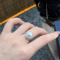 Super Flash Light Luxury Diamond-Encrusted Flower Pearl Ring Women'S Exaggerated High-End Ring Hand Jewelry opening adjustable gray