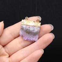 Nuostabus ametisto geodo pakabukas - Natūralaus akmens tekstūra DIY papuošalo žavesys (Dviguba kilpa, lengva pritvirtinti) Boho stiliaus karoliukų gamybos reikmenims 1Pc/24×30mm violetinė