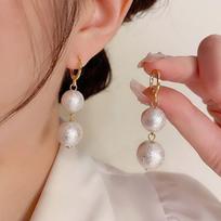 Niche Luxury Cotton Pearl Tassel Ear Cuffs: Trendy, Versatile & Fashionable beige