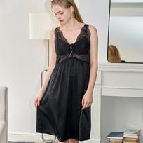 V-Neck Lace Trim Herringbone Camisole with Chest Pads – Women's Nightgown, Solid Color, Light Luxury One Size juoda
