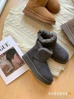 Antifreeze lamb wool snow boots women's 2025 new winter piled thick wool warm short boots 40 black