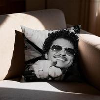 Singer Bruno mars The Romantic Laser  pillowcase casual style decoration suitable for home decoration (excluding pillow core) 30x30cm gray