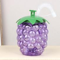 Vynuogės formos plastikinis vandens buteliukas su šiaudeliu Mielas nešiojamas vaisių dizaino puodelis Vasaros paplūdimio baseino vakarėlio gėrimo puodeliai su šiaudeliais Purple