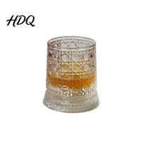 Smagus viskio stiklas Tėčio dovana Besisukantis su LED šviesa 260ml Reljefinis besisukantis stiklinis puodelis Tėvo dienos dovana Dovana vyno mėgėjui Tėčiui A Without Light beige