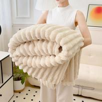 Vienos spalvos flanelinis pledas Minkšti dirbtinio triušio kailio metami pledai Šiltas jaukus lovatiesė sofai, lovai, kelionėms Languotas 1pc blanket(180x200cm)